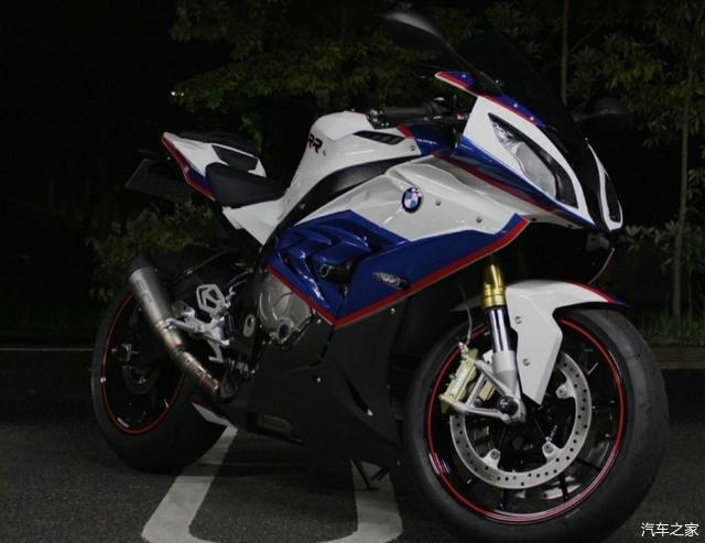 S1000RR，高性能摩托车的极致体验评测