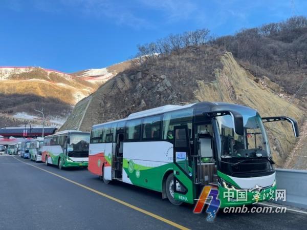 豪华大巴，舒适与性能的极致融合